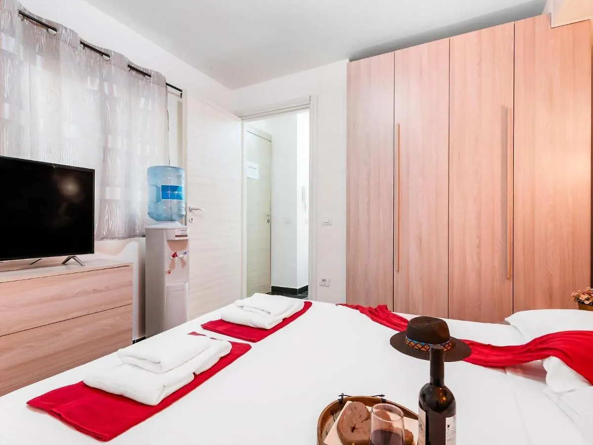 1B Sofia Accommodation Close Services Sea, Wifi! Arona  Apartment
