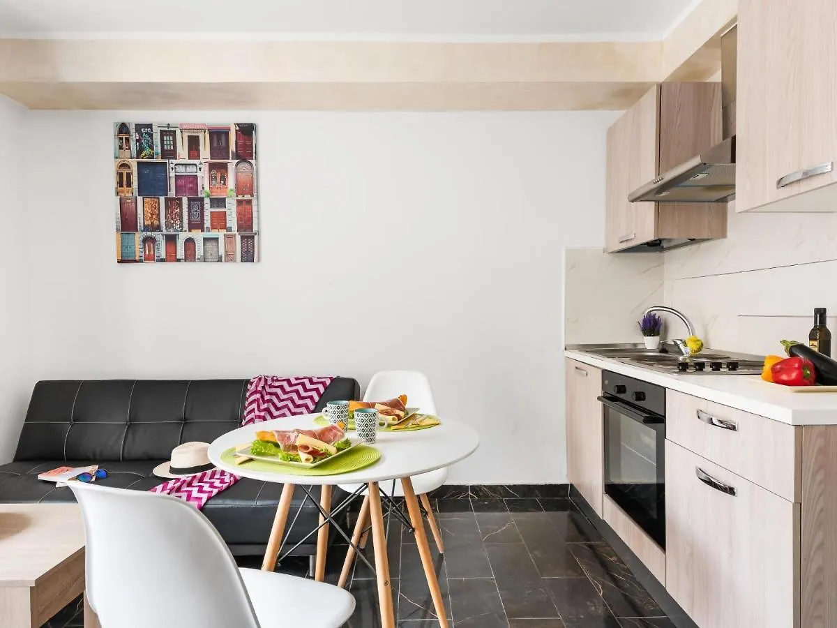 1B Sofia Accommodation Close Services Sea, Wifi! Arona  Arona (Tenerife)